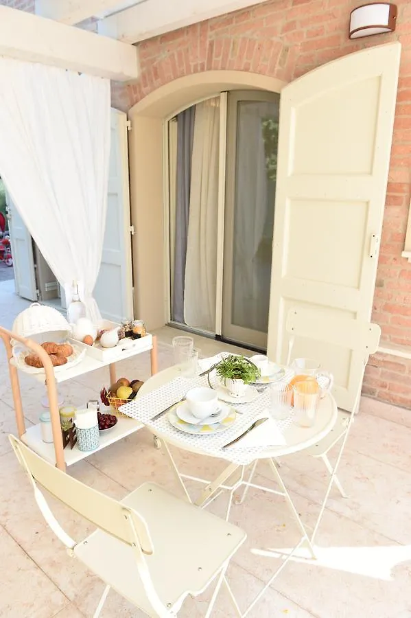 Miss. Elisabeth Bed and Breakfast Maranello
